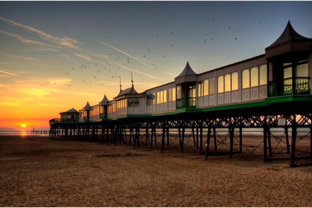 2 Bed Sleeps 6 Beach Retreat St Annes On Sea Villa Lytham St Annes Buitenkant foto