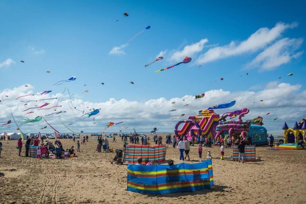 2 Bed Sleeps 6 Beach Retreat St Annes On Sea Villa Lytham St Annes Buitenkant foto