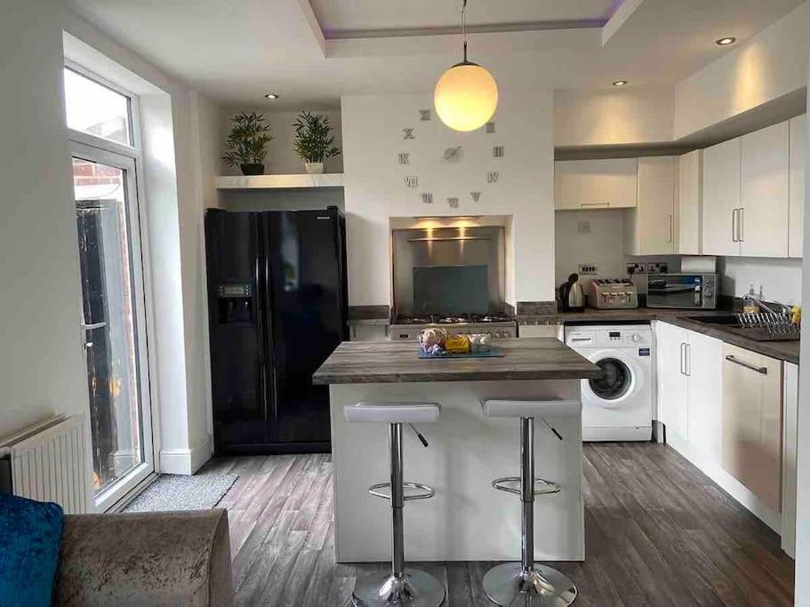 2 Bed Sleeps 6 Beach Retreat St Annes On Sea Villa Lytham St Annes Buitenkant foto