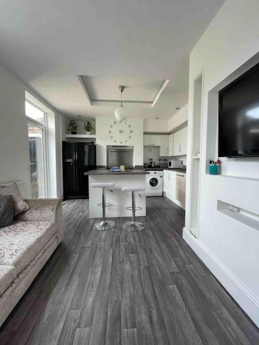 2 Bed Sleeps 6 Beach Retreat St Annes On Sea Villa Lytham St Annes Buitenkant foto