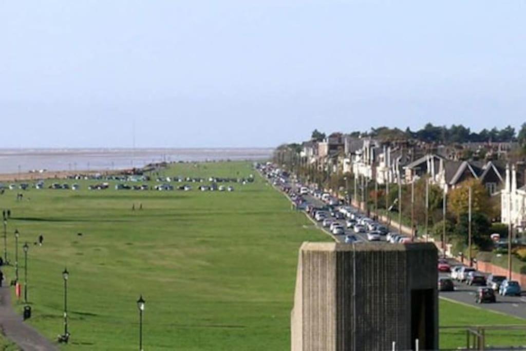 2 Bed Sleeps 6 Beach Retreat St Annes On Sea Villa Lytham St Annes Buitenkant foto